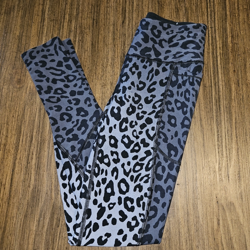 Victoria's Secret Sport Leggings Leopard Incredible High Rise Pockets Sz XS